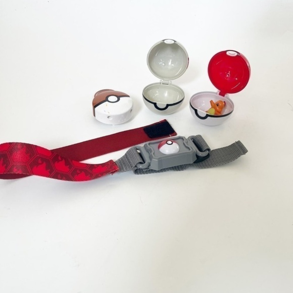 Pokemon‎ Pikachu Clip N Go Belt Clip on Pokeballs and Figure Bundle